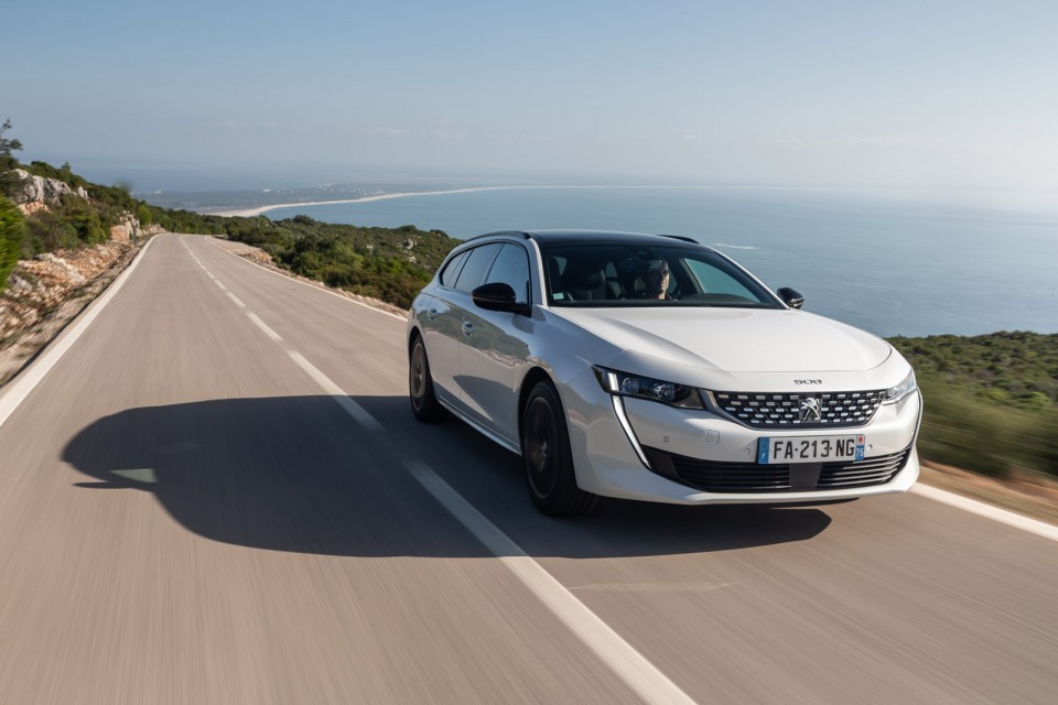 Photo officielle Peugeot 508 SW GT Line Blanc Nacré - Essais pr