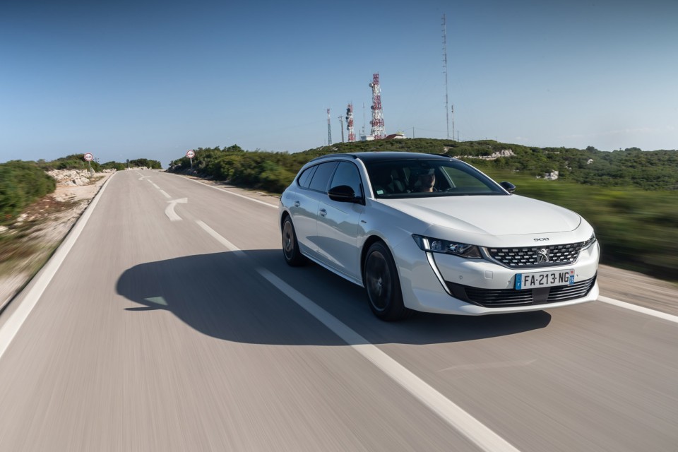 Photo officielle Peugeot 508 SW GT Line Blanc Nacré - Essais pr