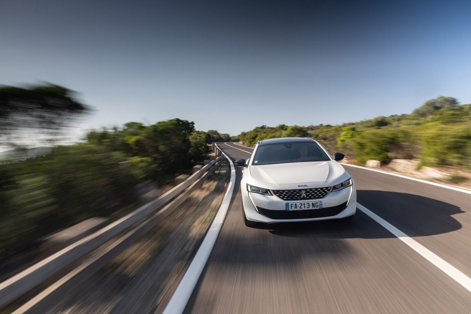Photo officielle Peugeot 508 SW GT Line Blanc Nacré - Essais pr