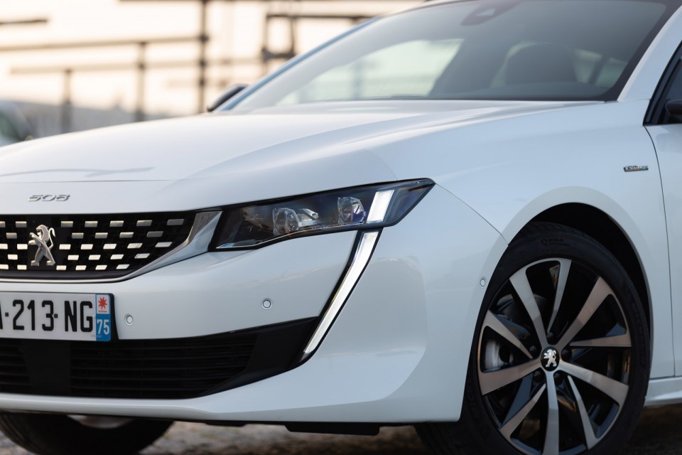 Photo officielle Peugeot 508 SW GT Line Blanc Nacré - Essais pr