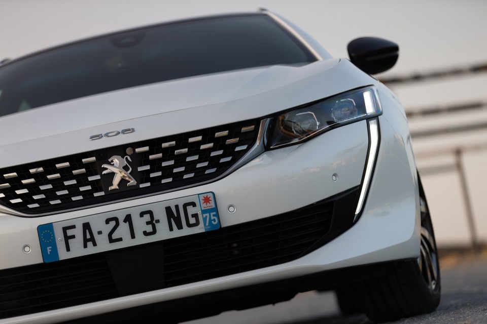Photo officielle Peugeot 508 SW GT Line Blanc Nacré - Essais pr