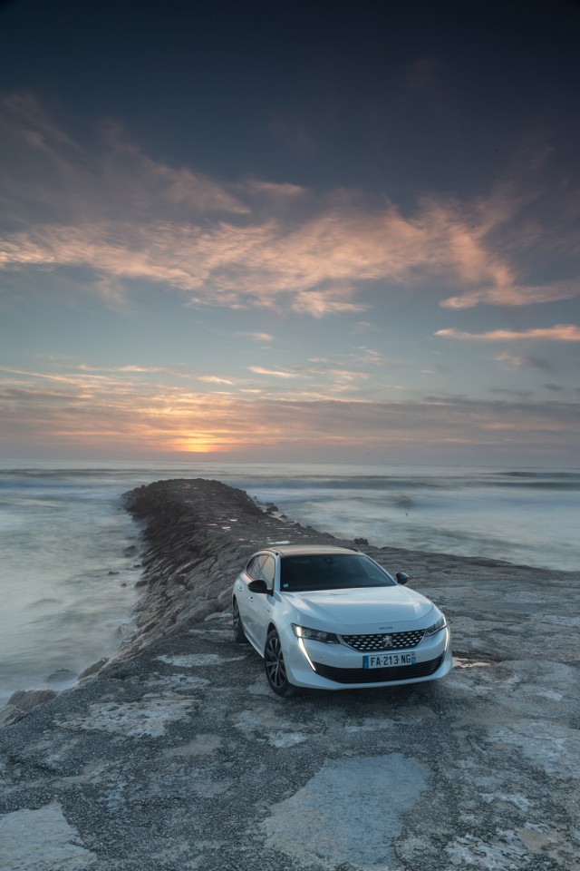 Photo officielle Peugeot 508 SW GT Line Blanc Nacré - Essais pr