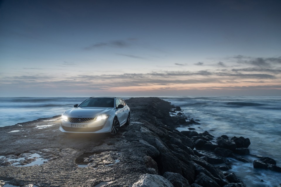 Photo officielle Peugeot 508 SW GT Line Blanc Nacré - Essais pr