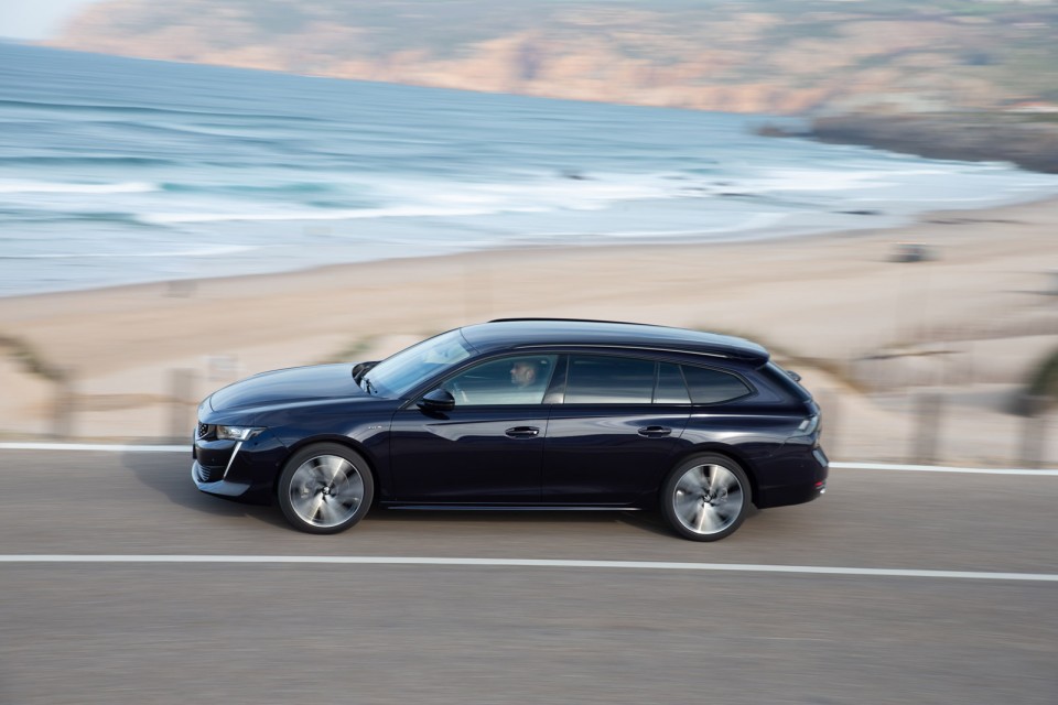 Photo officielle Peugeot 508 SW GT Dark Blue - Essais presse 201