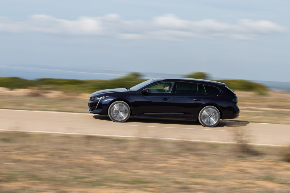 Photo officielle Peugeot 508 SW GT Dark Blue - Essais presse 201