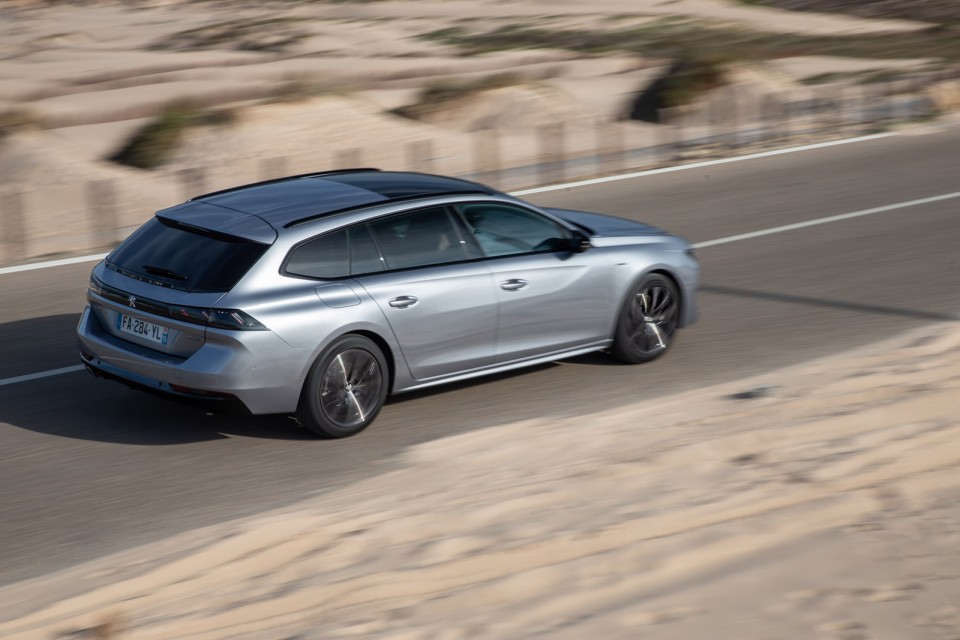 Photo officielle Peugeot 508 SW GT Line Gris Artense - Essais pr