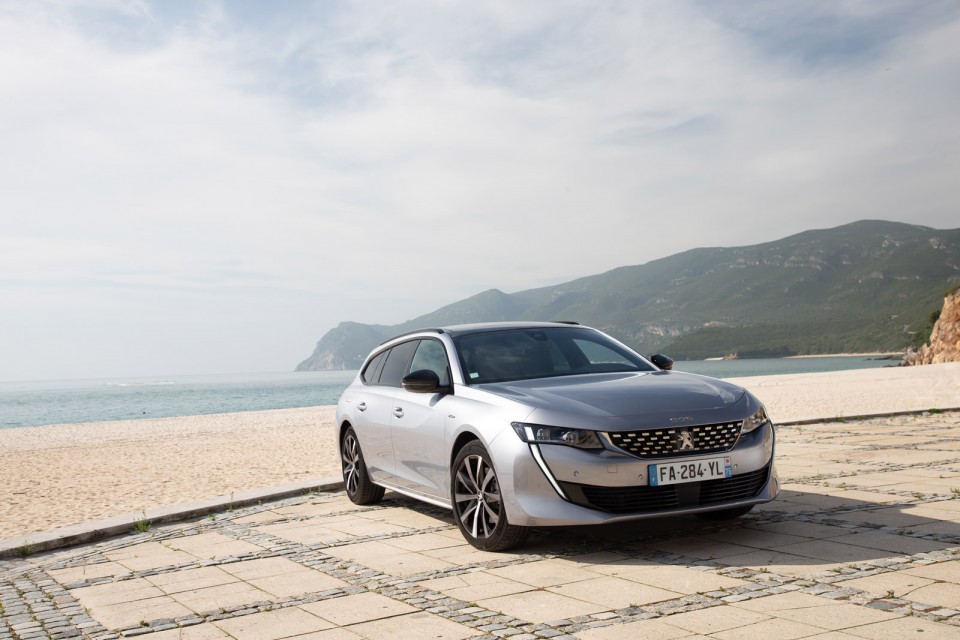 Photo officielle Peugeot 508 SW GT Line Gris Artense - Essais pr