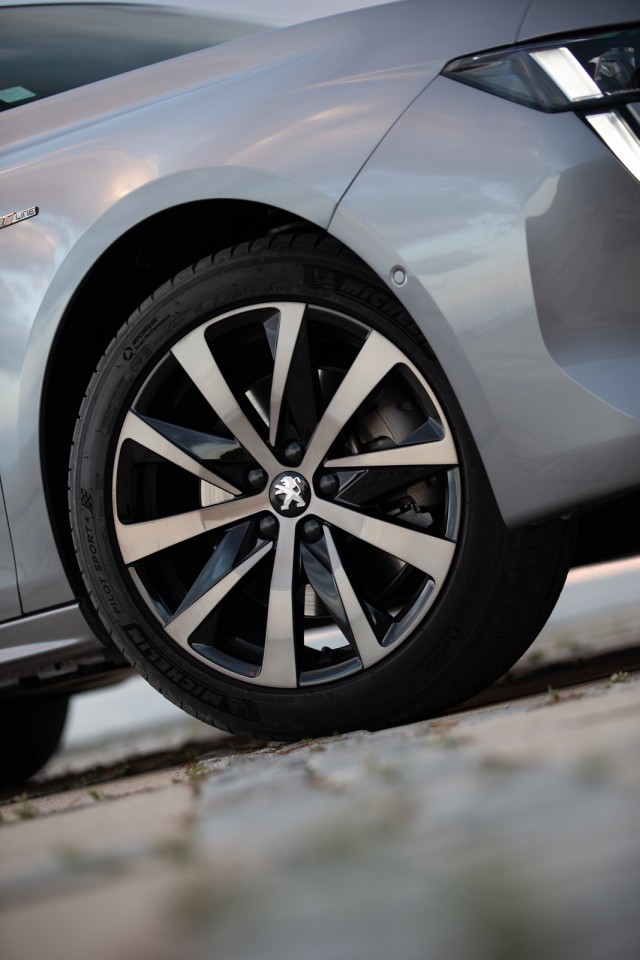 Photo officielle Peugeot 508 SW GT Line Gris Artense - Essais pr