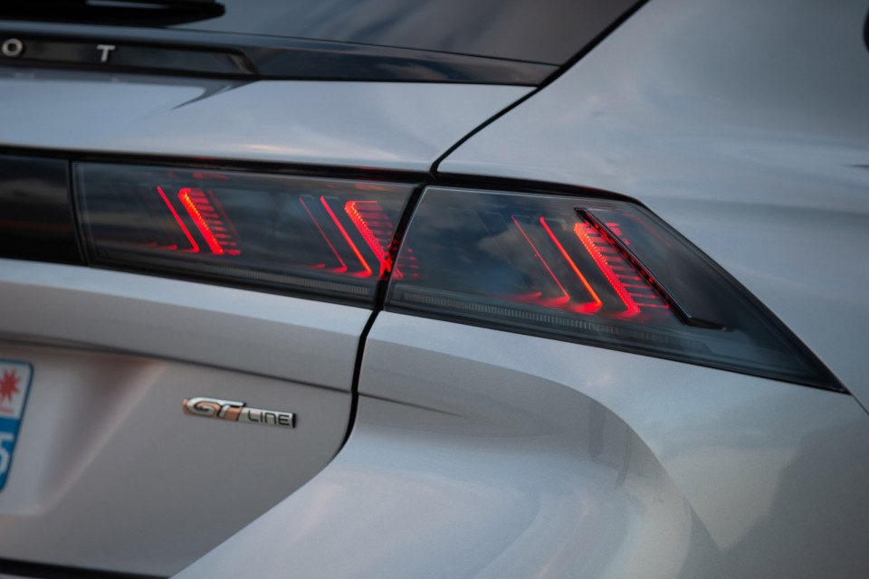 Photo officielle Peugeot 508 SW GT Line Gris Artense - Essais pr