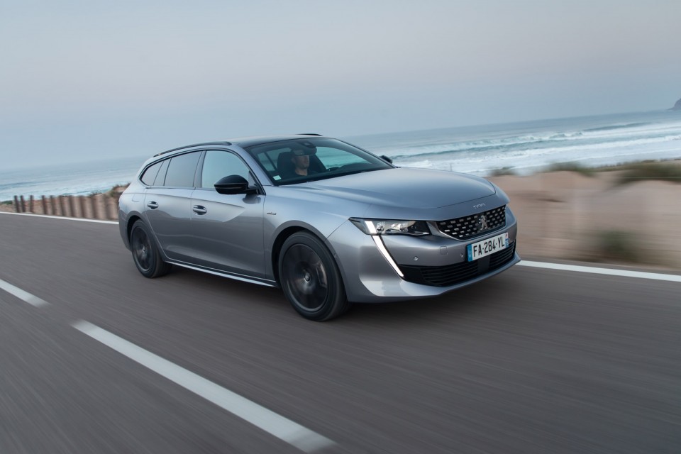 Photo officielle Peugeot 508 SW GT Line Gris Artense - Essais pr