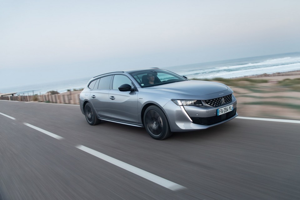 Photo officielle Peugeot 508 SW GT Line Gris Artense - Essais pr