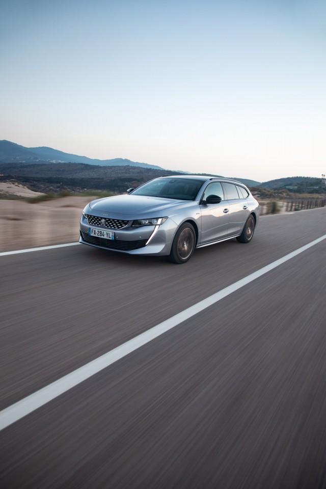 Photo officielle Peugeot 508 SW GT Line Gris Artense - Essais pr
