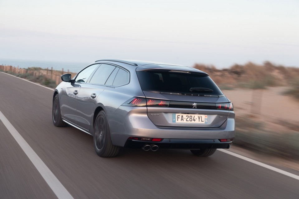 Photo officielle Peugeot 508 SW GT Line Gris Artense - Essais pr