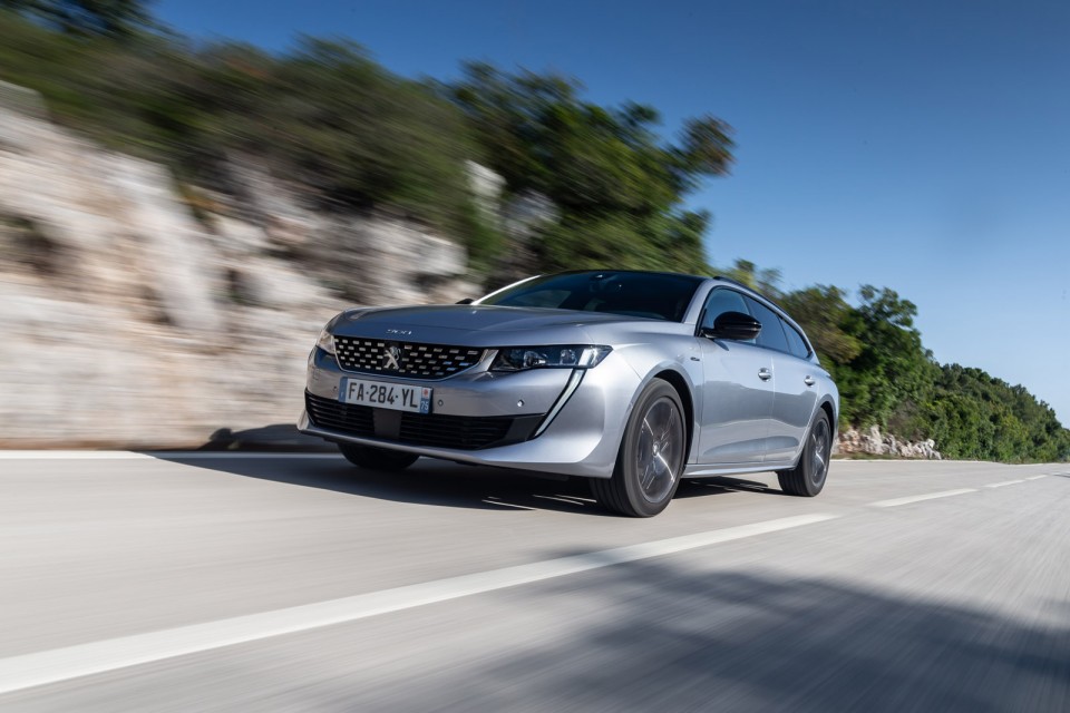 Photo officielle Peugeot 508 SW GT Line Gris Artense - Essais pr