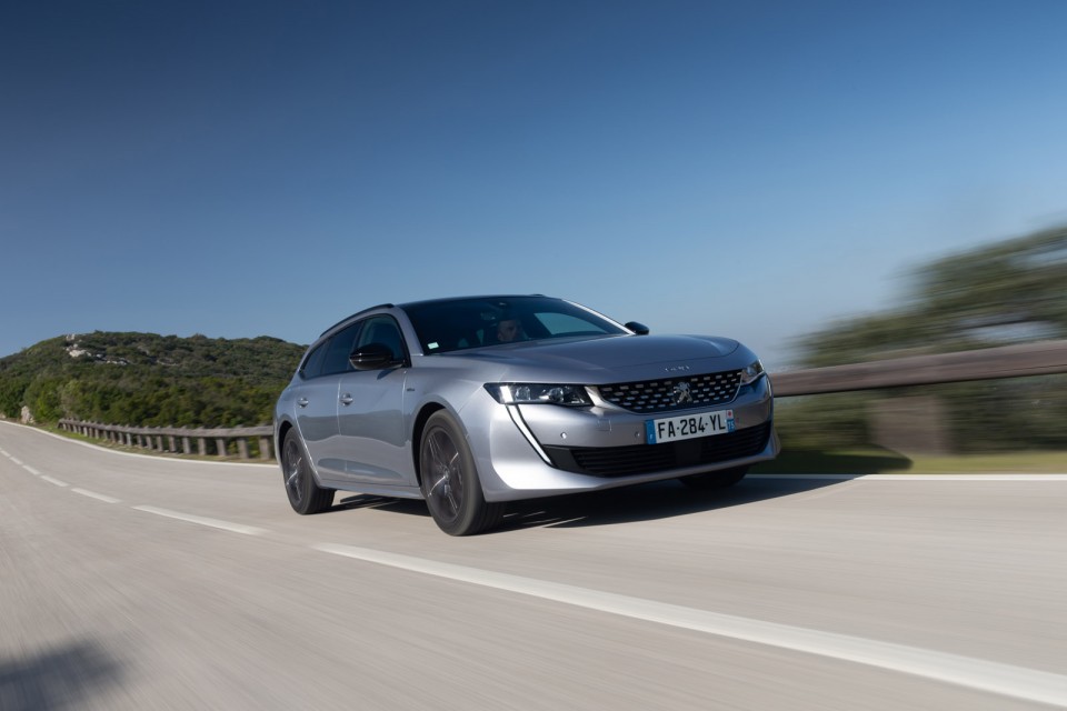 Photo officielle Peugeot 508 SW GT Line Gris Artense - Essais pr