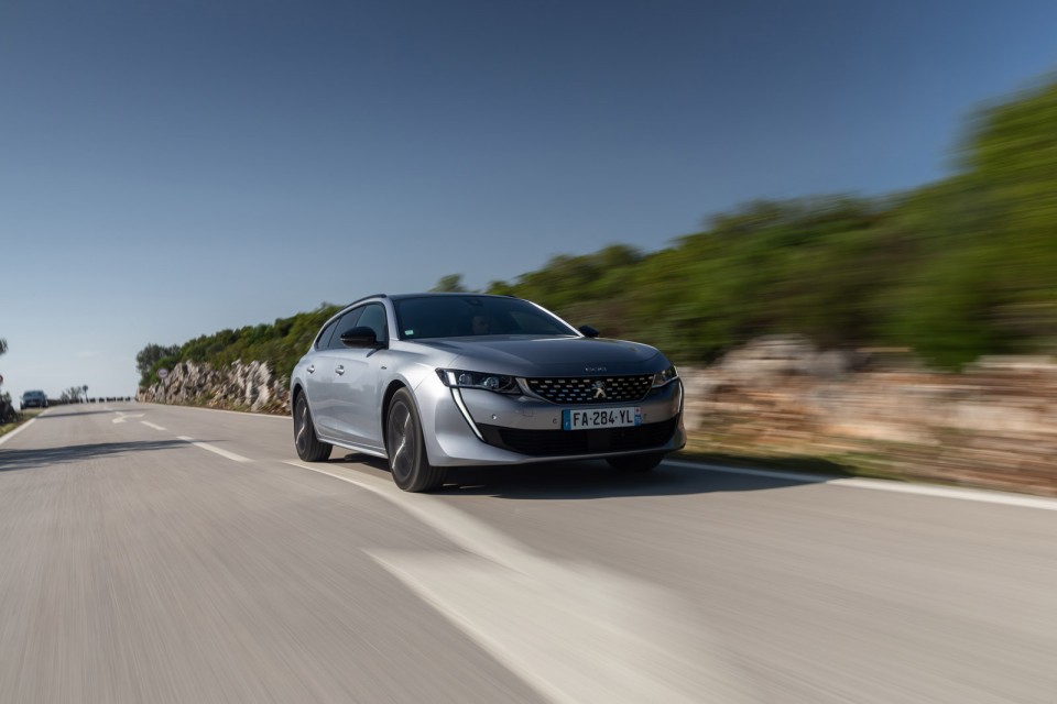 Photo officielle Peugeot 508 SW GT Line Gris Artense - Essais pr