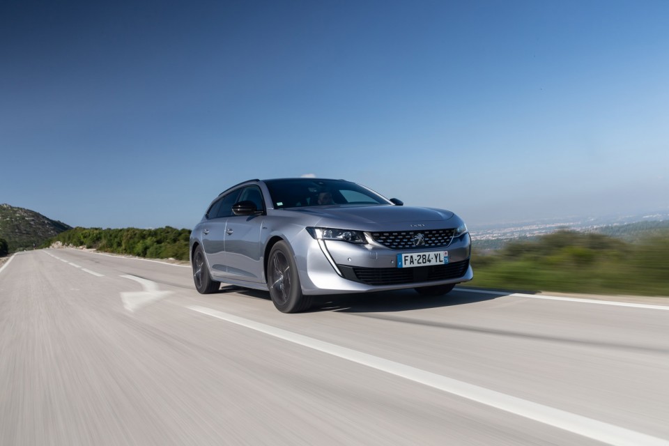 Photo officielle Peugeot 508 SW GT Line Gris Artense - Essais pr