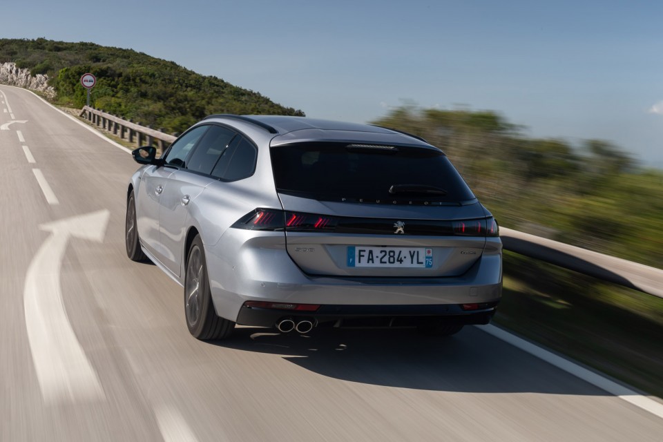 Photo officielle Peugeot 508 SW GT Line Gris Artense - Essais pr