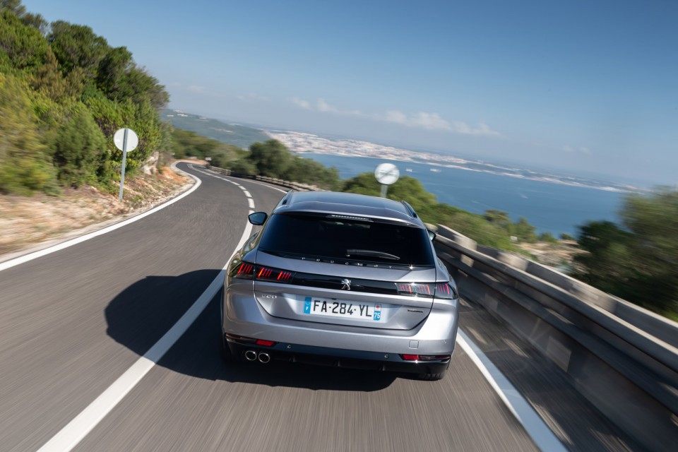 Photo officielle Peugeot 508 SW GT Line Gris Artense - Essais pr