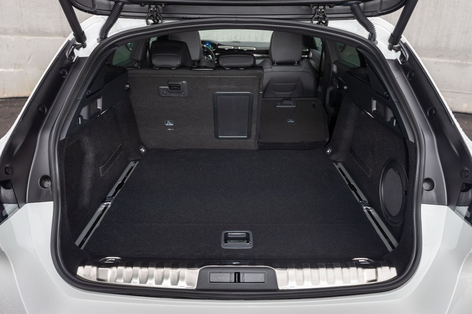 Photo Peugeot 508 II SW GT HYbrid Blanc Nacré - Essais presse 2