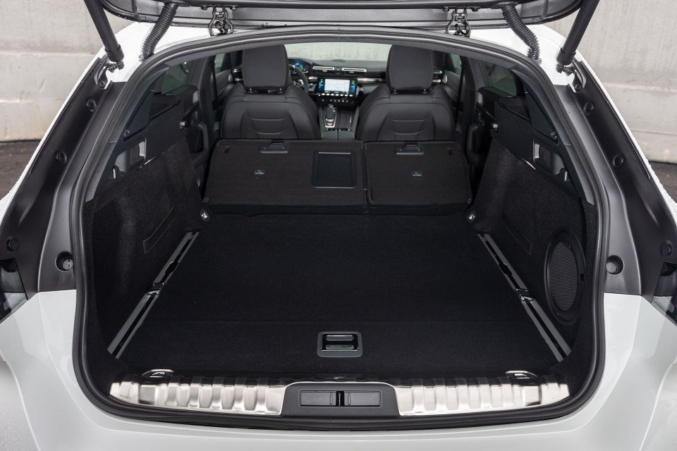 Photo Peugeot 508 II SW GT HYbrid Blanc Nacré - Essais presse 2