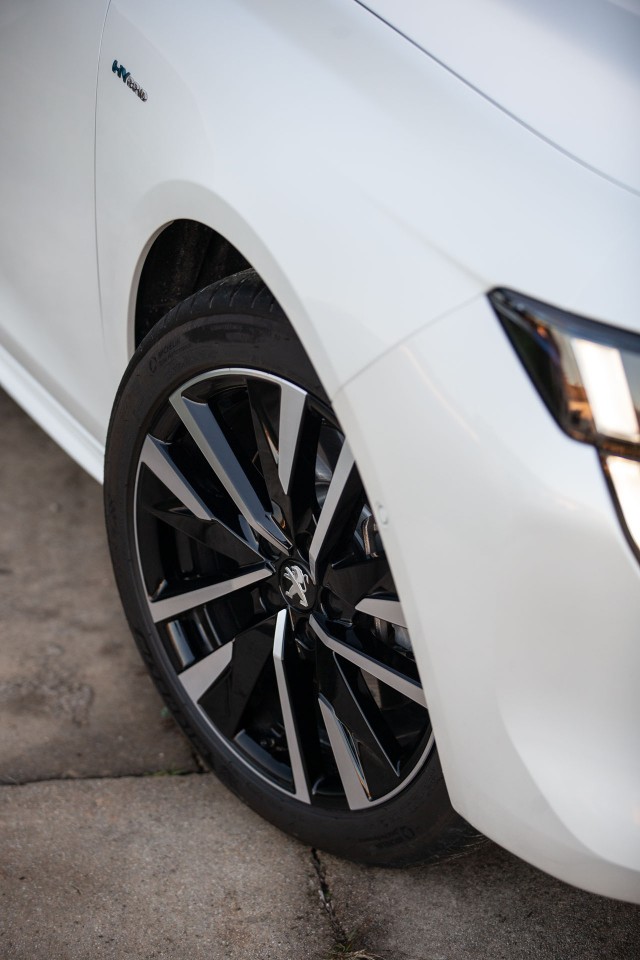 Photo Peugeot 508 II SW GT HYbrid Blanc Nacré - Essais presse 2