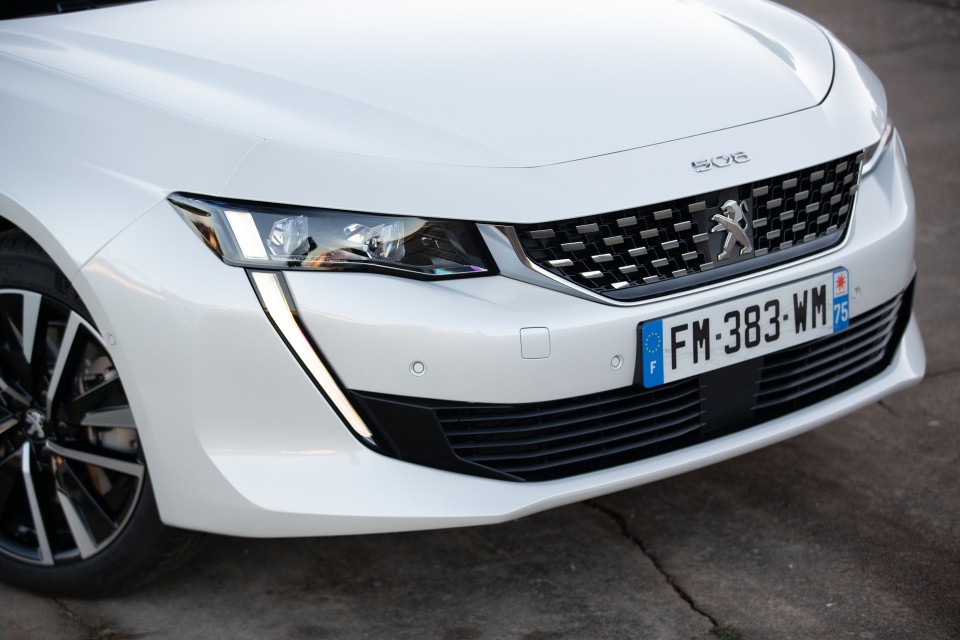 Photo Peugeot 508 II SW GT HYbrid Blanc Nacré - Essais presse 2