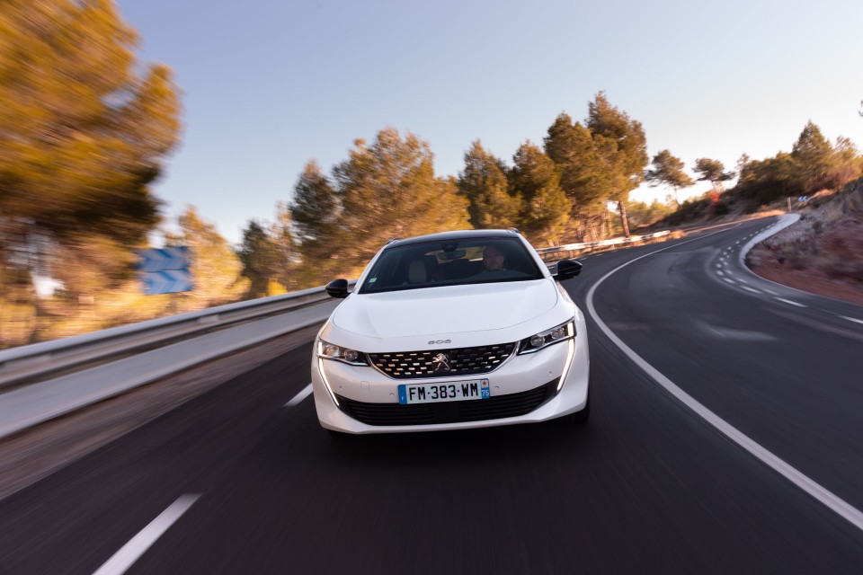 Photo Peugeot 508 II SW GT HYbrid Blanc Nacré - Essais presse 2