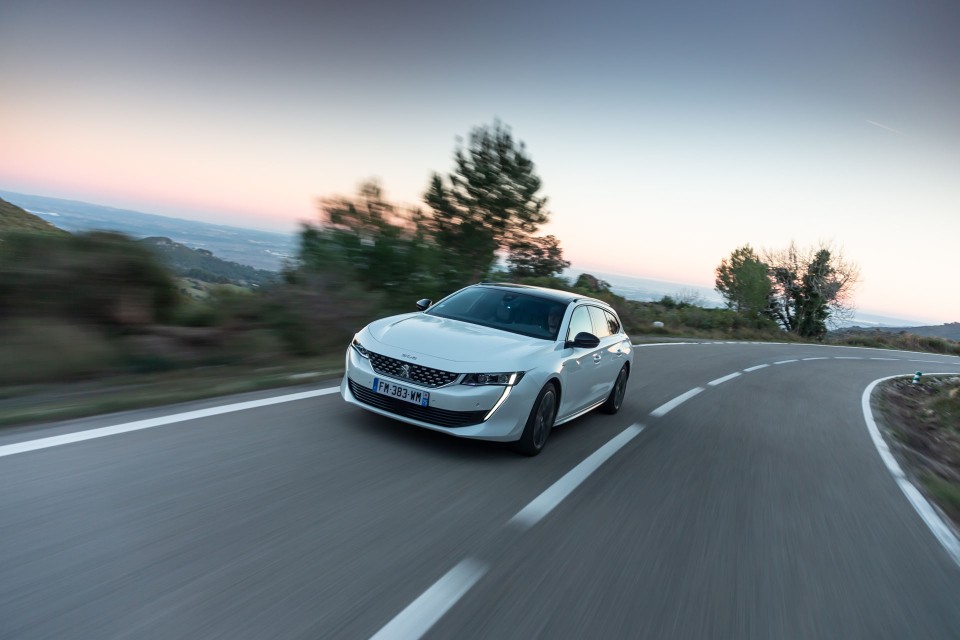 Photo Peugeot 508 II SW GT HYbrid Blanc Nacré - Essais presse 2