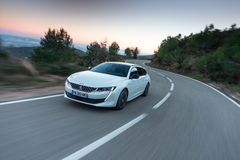 Photo Peugeot 508 II SW GT HYbrid Blanc Nacré - Essais presse 2
