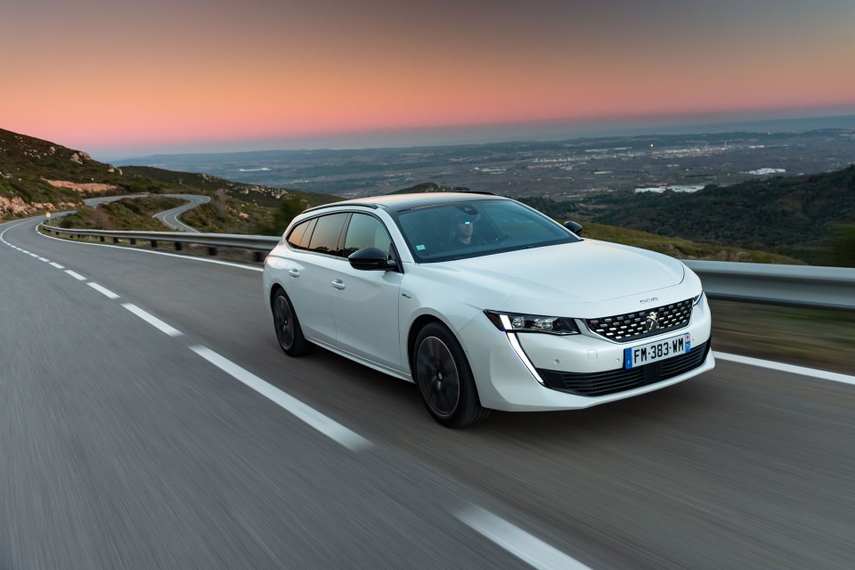 Photo Peugeot 508 II SW GT HYbrid Blanc Nacré - Essais presse 2