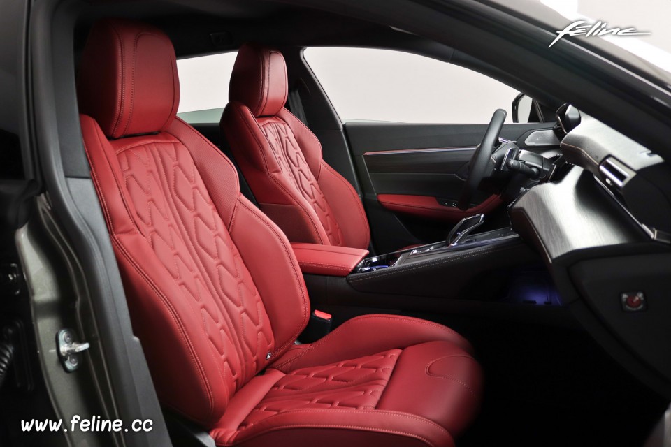 Photo sièges avant cuir Sellier rouge pourpre Peugeot 508 SW II