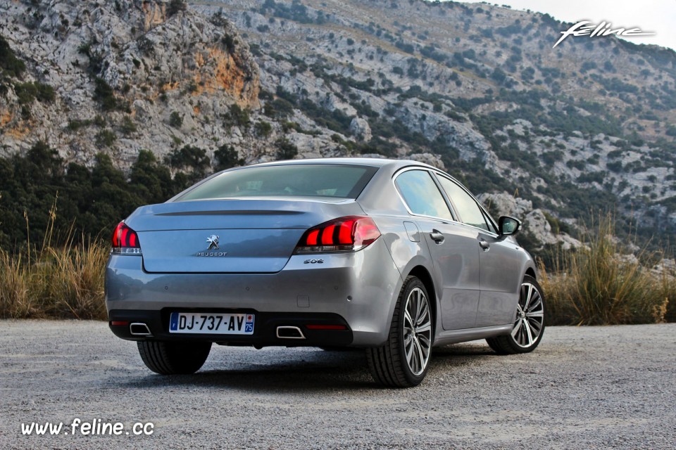 Photo 3/4 arrière Peugeot 508 GT restylée Gris Artense