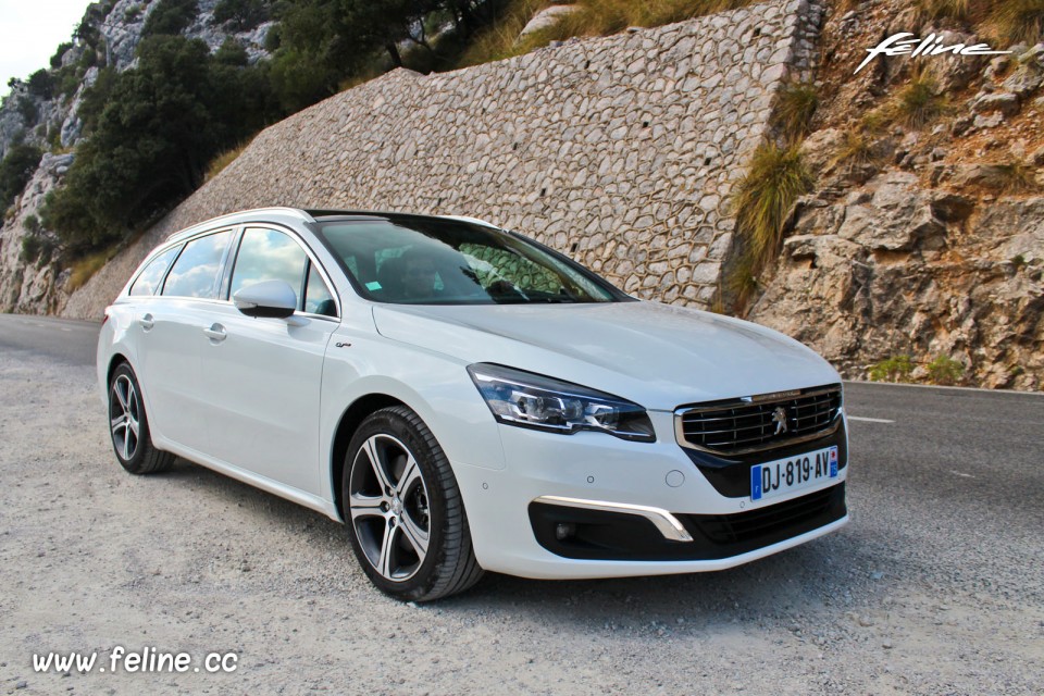 Photo 3/4 avant Peugeot 508 SW GT restylée Blanc Nacré