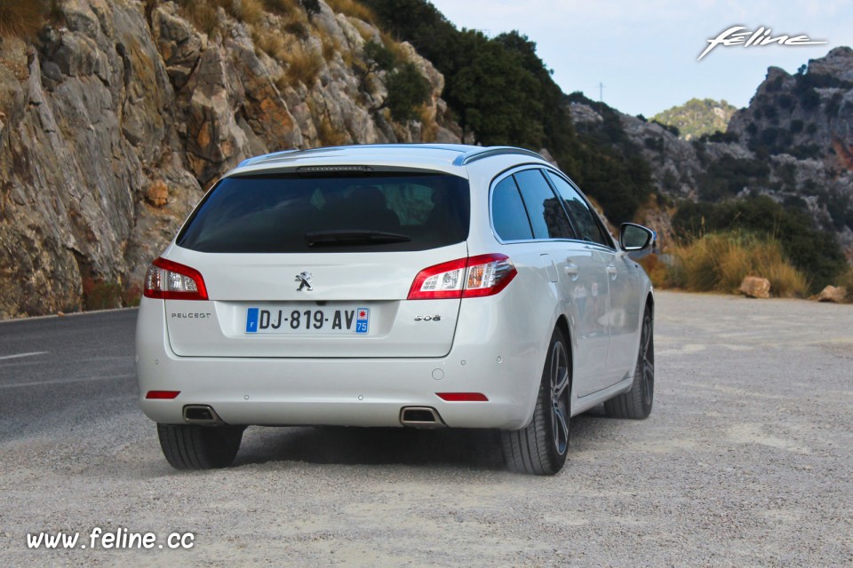 Photo 3/4 arrière Peugeot 508 SW GT restylée Blanc Nacré