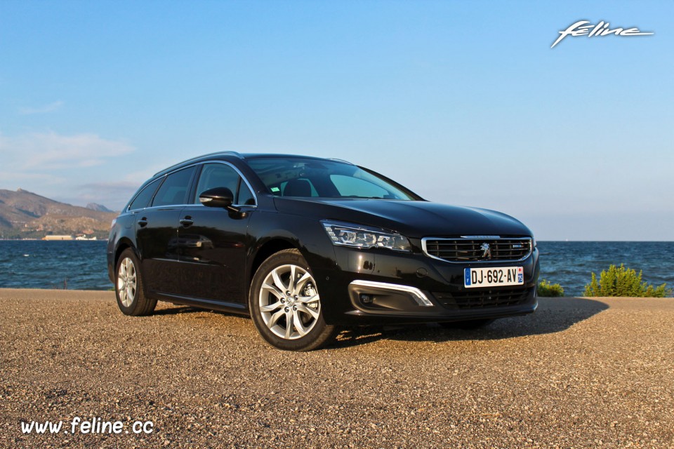 Photo 3/4 avant Peugeot 508 SW restylée Noir Perla Nera