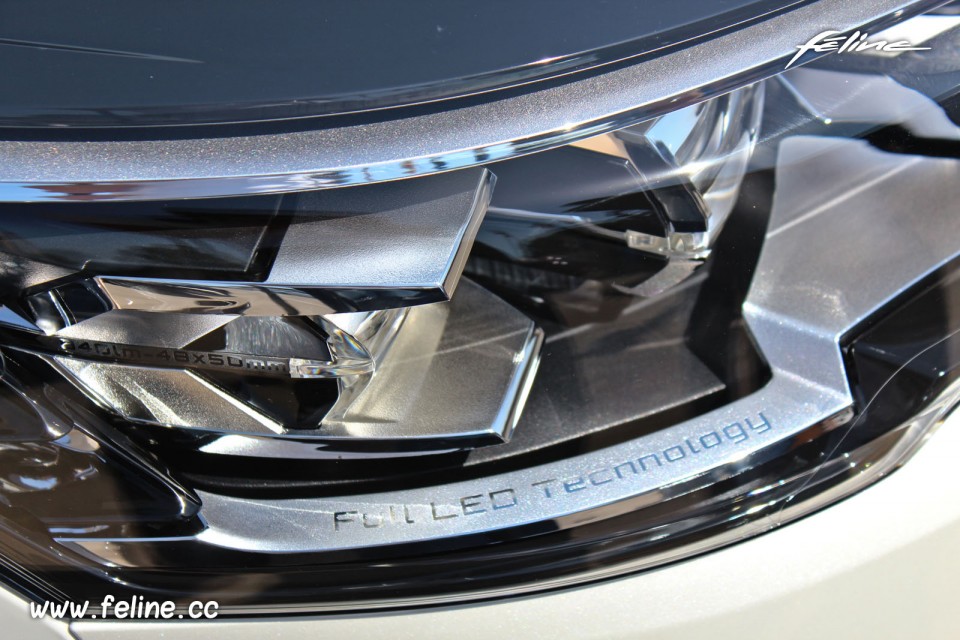 Photo détail feu avant Full LED Peugeot 508 restylée