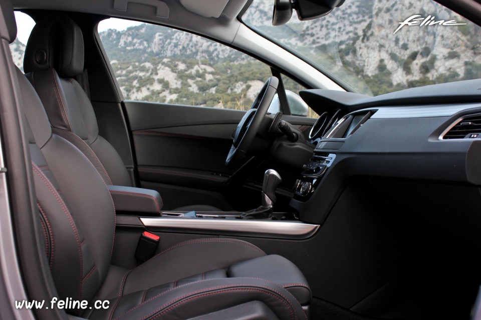 Photo places avant Peugeot 508 GT restylée