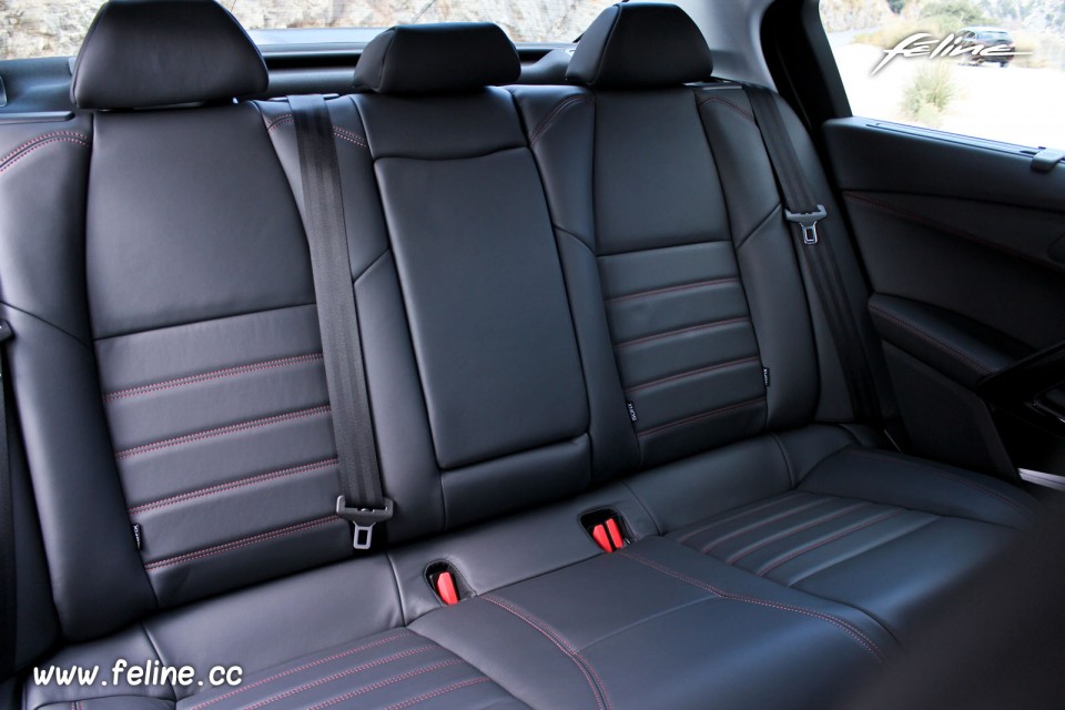 Photo banquette arrière Peugeot 508 GT restylée