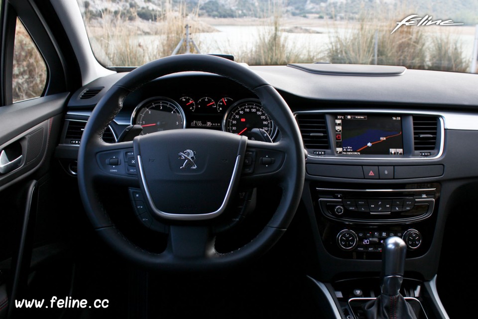 Photo poste de conduite Peugeot 508 GT restylée