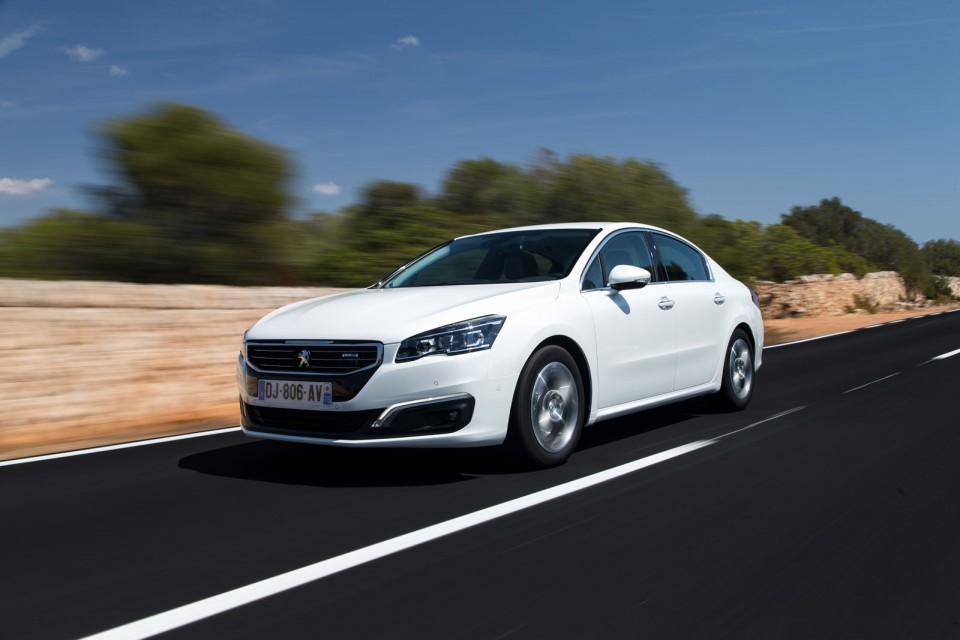 Photo officielle Peugeot 508 restylée Blanc Nacré - Essais Sep