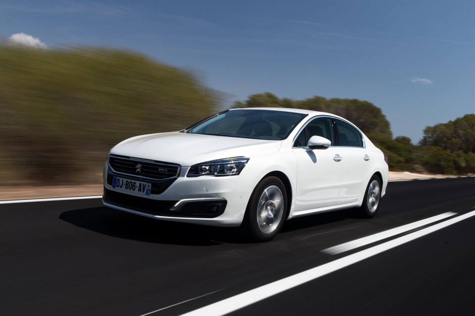 Photo officielle Peugeot 508 restylée Blanc Nacré - Essais Sep