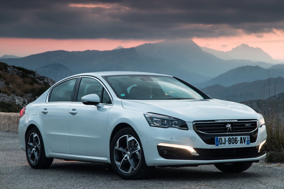 Photo officielle Peugeot 508 restylée Blanc Nacré - Essais Sep