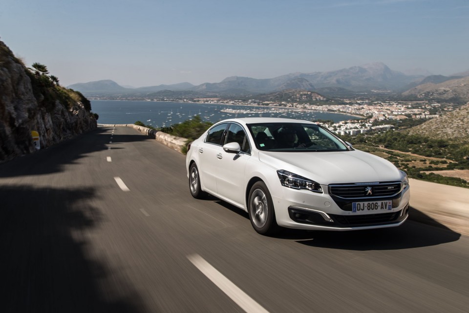 Photo officielle Peugeot 508 restylée Blanc Nacré - Essais Sep