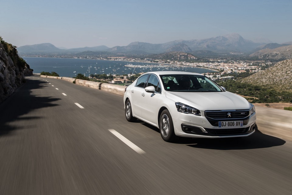 Photo officielle Peugeot 508 restylée Blanc Nacré - Essais Sep