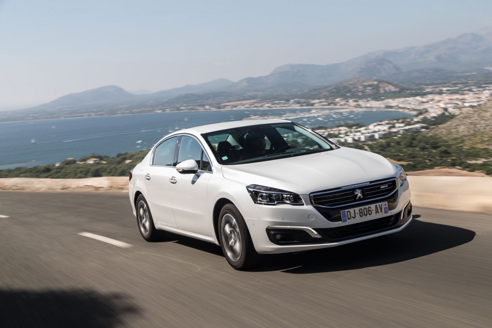 Photo officielle Peugeot 508 restylée Blanc Nacré - Essais Sep