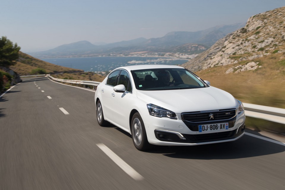 Photo officielle Peugeot 508 restylée Blanc Nacré - Essais Sep