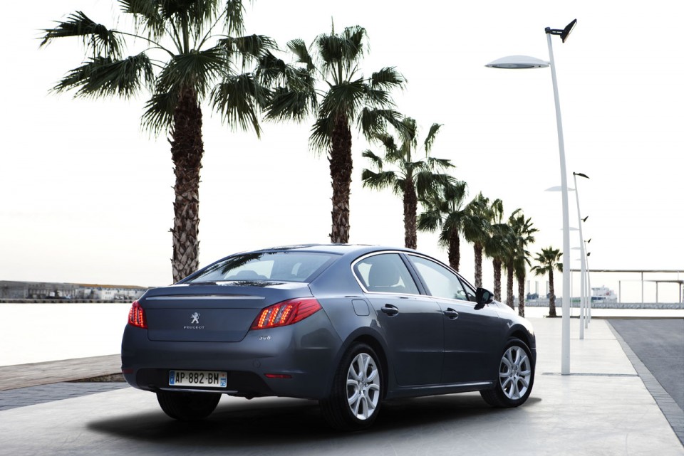 Photo officielle 3/4 arrière Peugeot 508 Gris Thorium I - 2-006