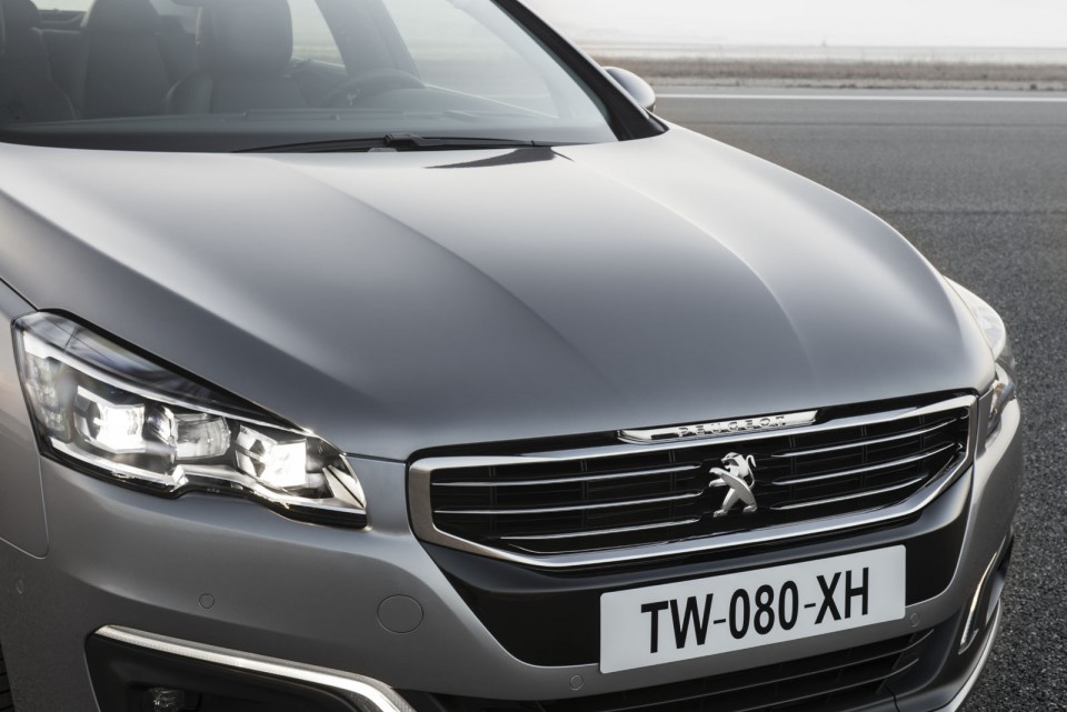 Photo capot Peugeot 508 restylée (2014)