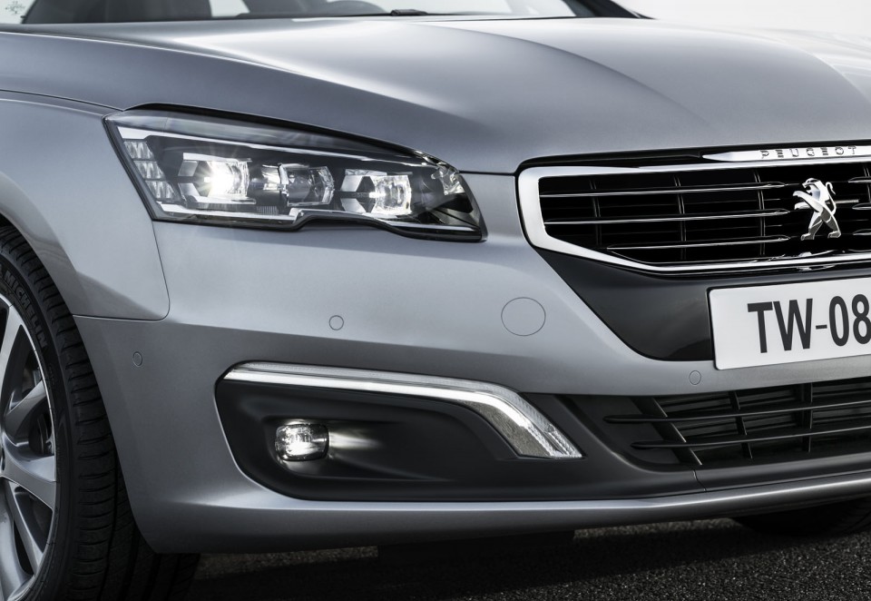 Photo bouclier avant Peugeot 508 restylée (2014)